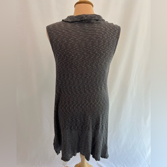 Left of Center Knit High Low Sleeveless Tunic Top - Picture 3 of 7
